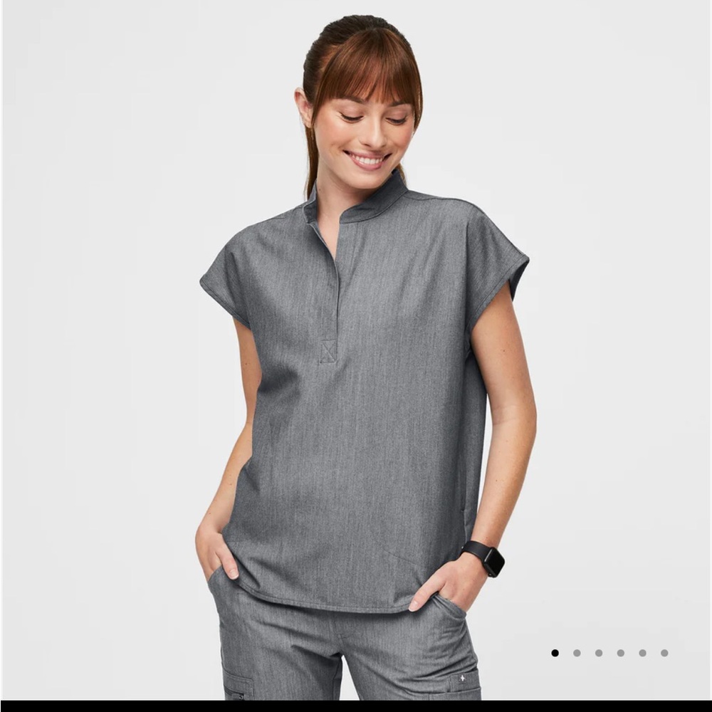 Gray Rafaela scrub top XS